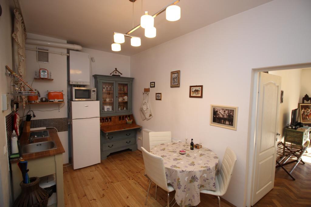 Versus Art Studio Brașov Zimmer foto